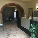 Castiglione Langhe ホテル 3*