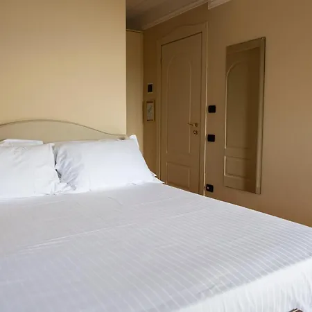 Отель Castiglione Langhe 3*