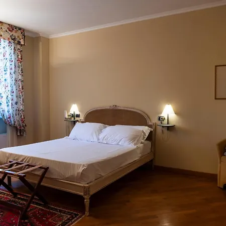 Castiglione Langhe فندق 3*