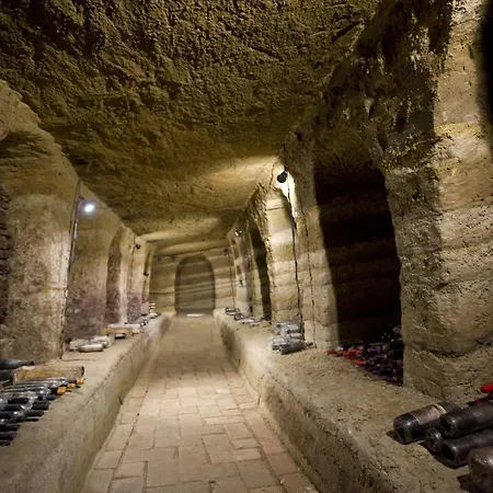 Castiglione Langhe Отель