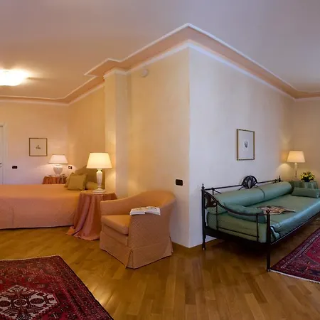 Szálloda Castiglione Langhe 3*