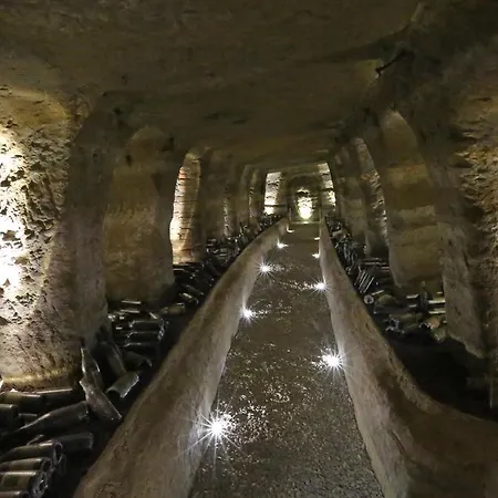 Castiglione Langhe Кастильоне-Тинелла