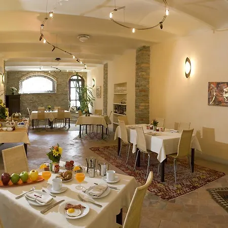 Castiglione Langhe 3* Castiglione Tinella