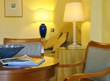 Hotell Castiglione Langhe