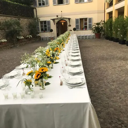 Castiglione Langhe Отель Кастильоне-Тинелла