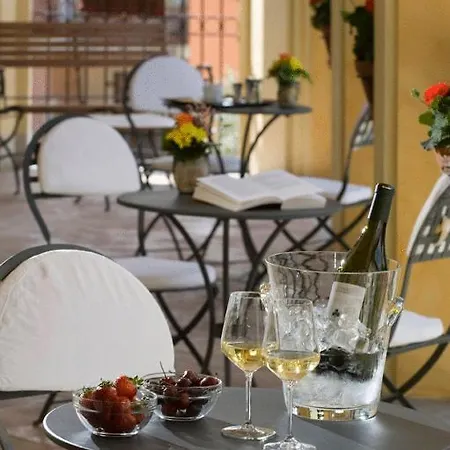 Castiglione Langhe 3* Кастильоне-Тинелла