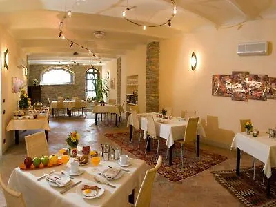 Hotell Castiglione Langhe 3*