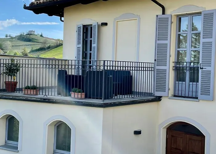 Castiglione Langhe 3* Castiglione Tinella
